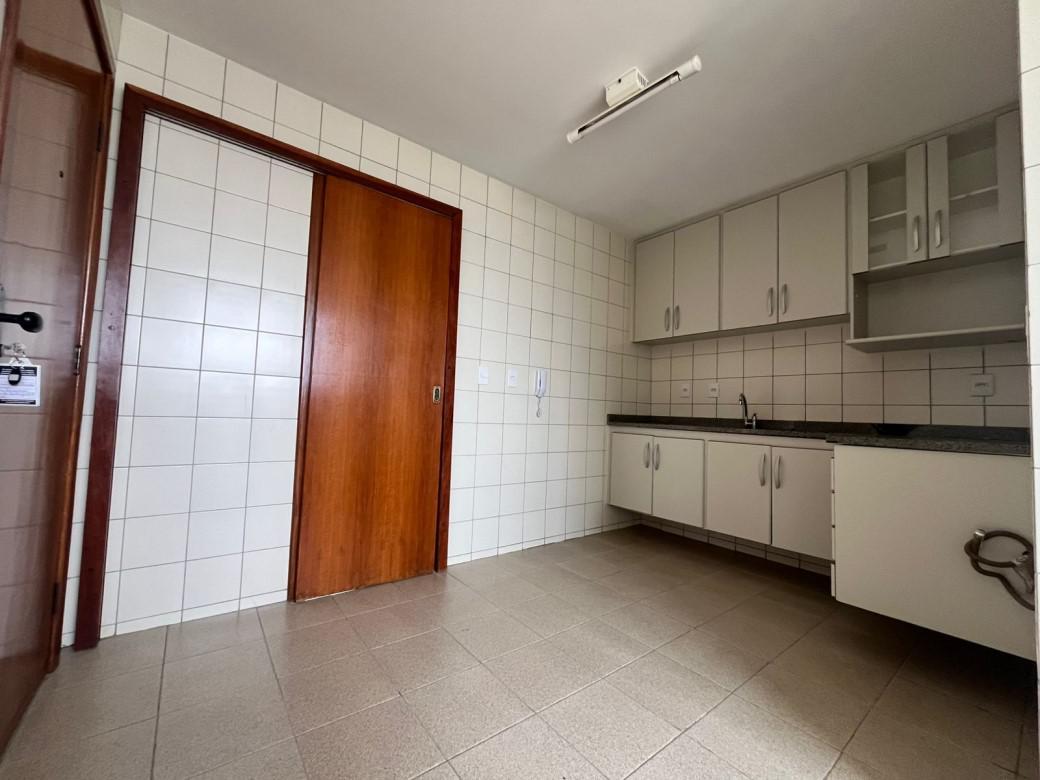 Apartamento, Funcionários, 3 Quartos, 2 Vagas, 1 Suíte