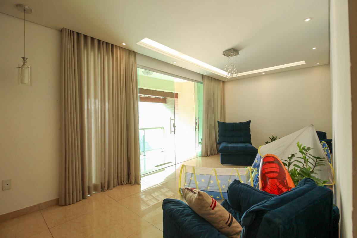 Casa, Novo Eldorado, 4 Quartos, 4 Vagas, 1 Suíte