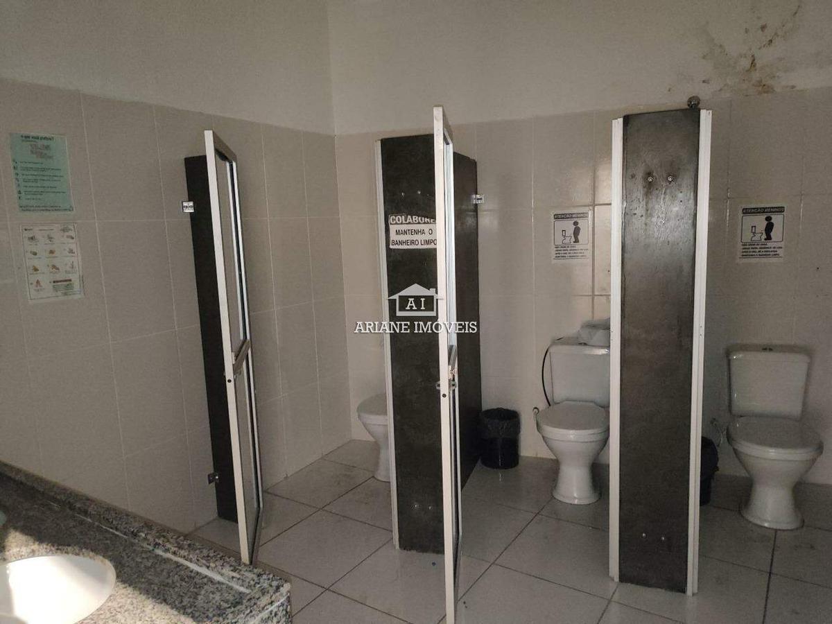 Galpão, Floresta, 0 Quarto, 0 Vaga