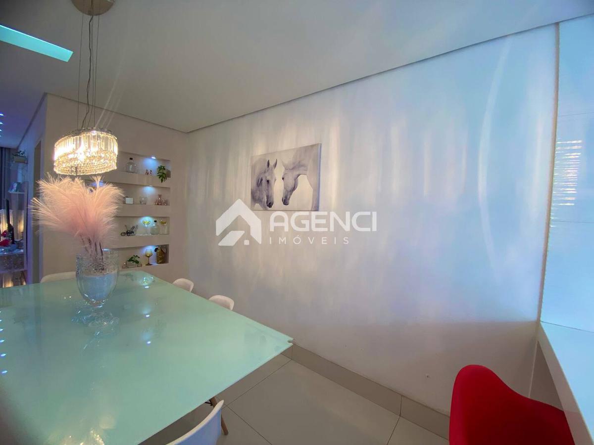 Casa, Santa Maria, 3 Quartos, 0 Vaga, 2 Suítes