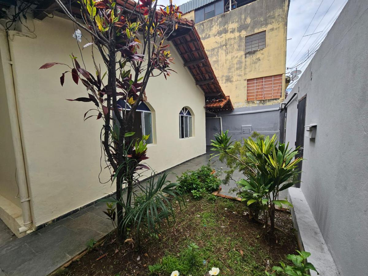 Casa, Santa Cruz, 3 Quartos, 5 Vagas, 1 Suíte