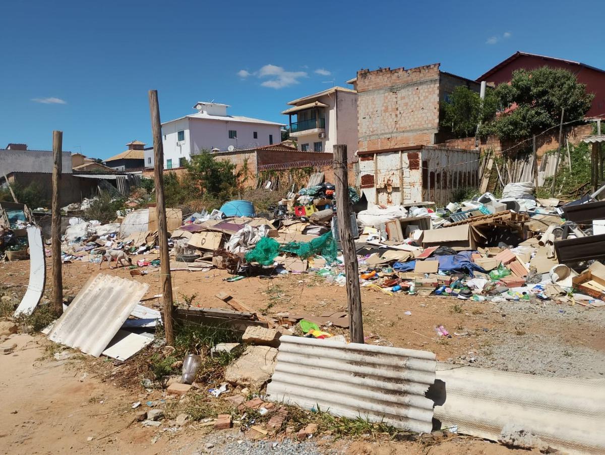 Lote, Céu Azul, 0 Quarto, 0 Vaga