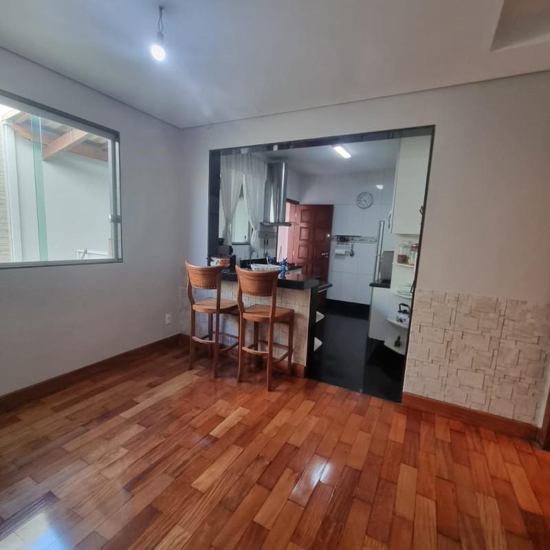 Casa, Tirol, 4 Quartos, 2 Vagas, 1 Suíte