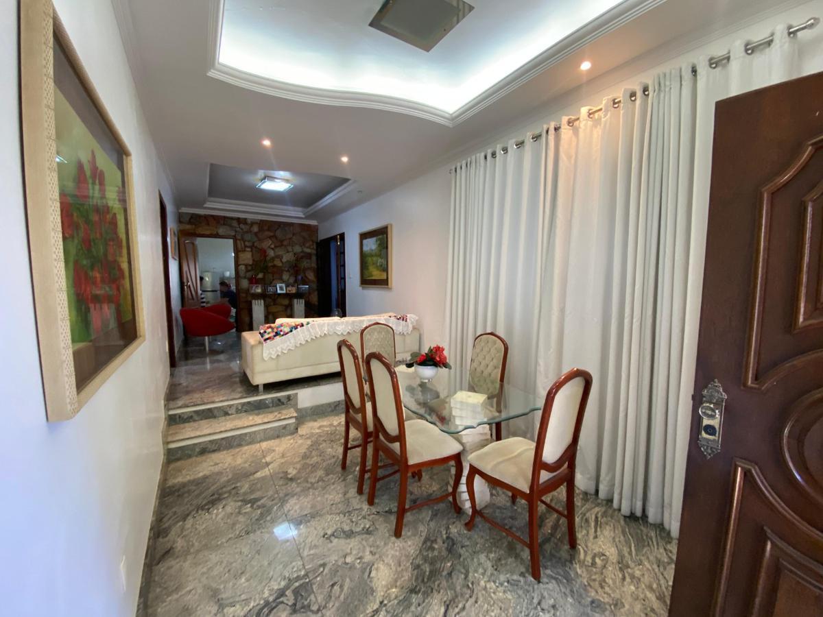 Casa, João Pinheiro, 4 Quartos, 2 Vagas, 1 Suíte