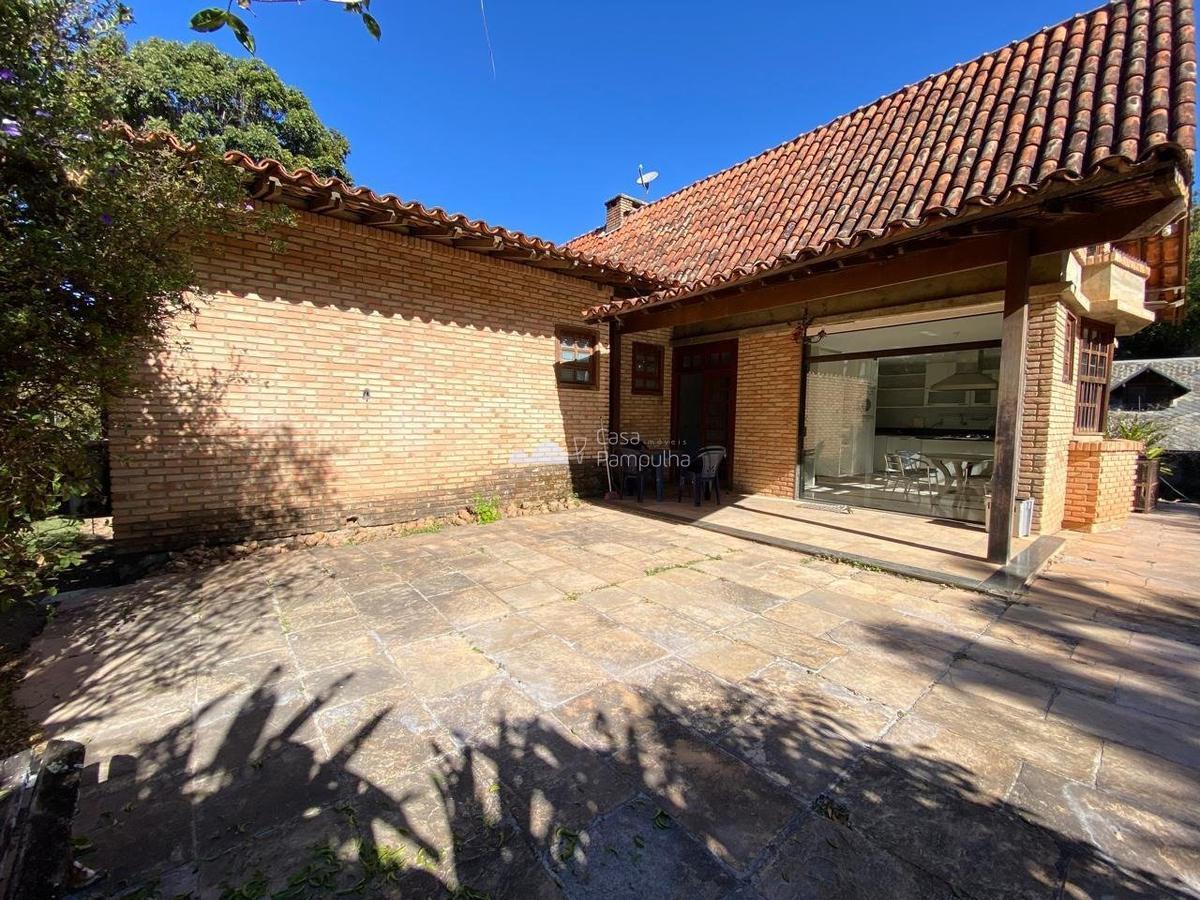 Casa, Braúnas, 3 Quartos, 8 Vagas, 1 Suíte