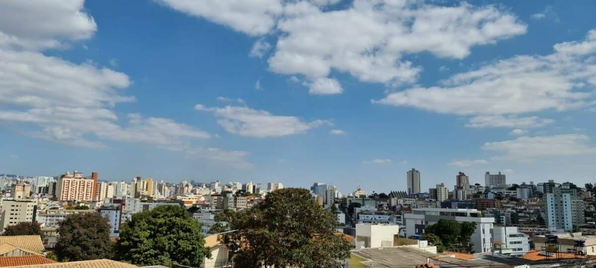 Apartamento, Sagrada Família, 2 Quartos, 1 Vaga