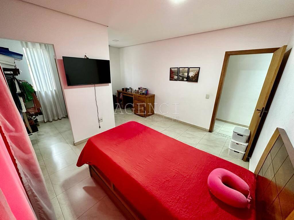Casa, Cabral, 4 Quartos, 0 Vaga, 1 Suíte