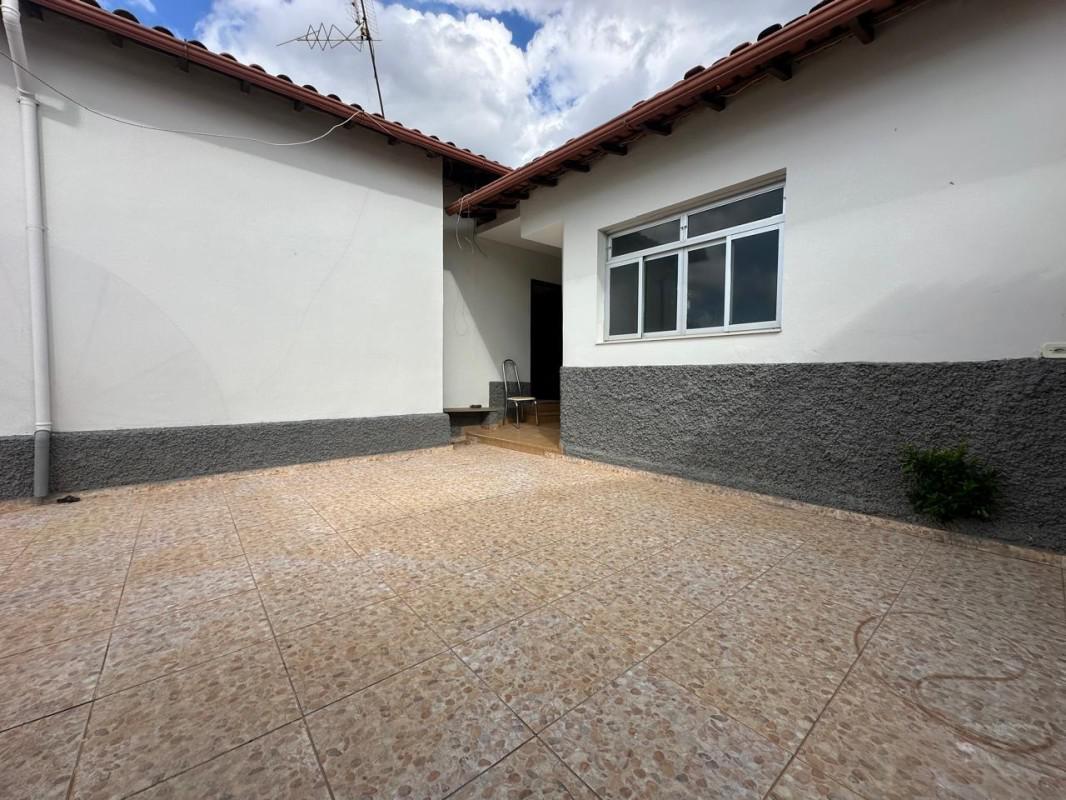 Casa, Centro, 5 Quartos, 0 Vaga