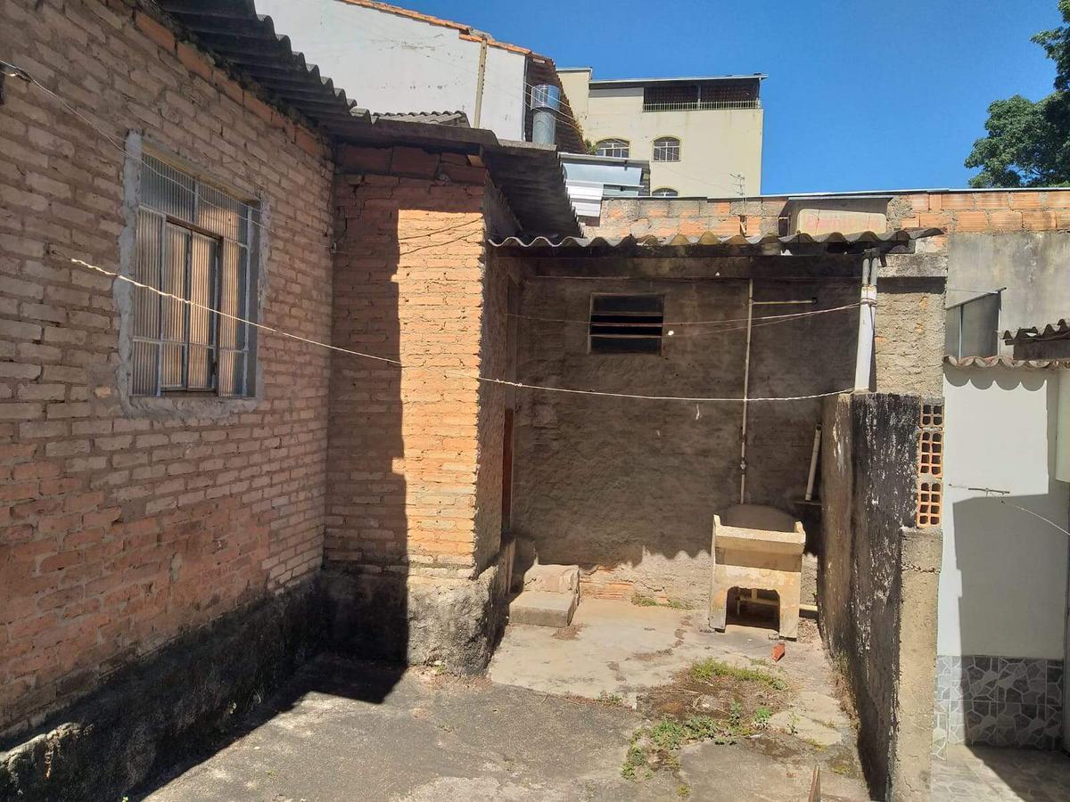 Casa, Jardim América, 2 Quartos, 0 Vaga