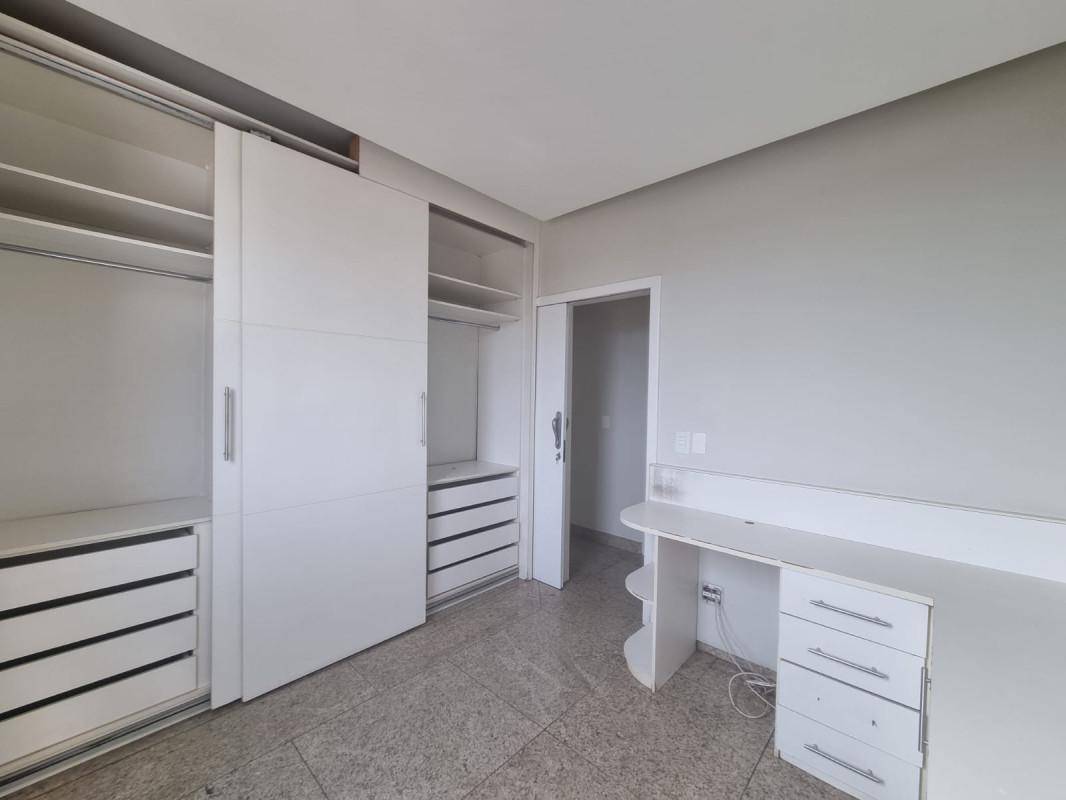 Apartamento, Barreiro, 3 Quartos, 2 Vagas, 1 Suíte