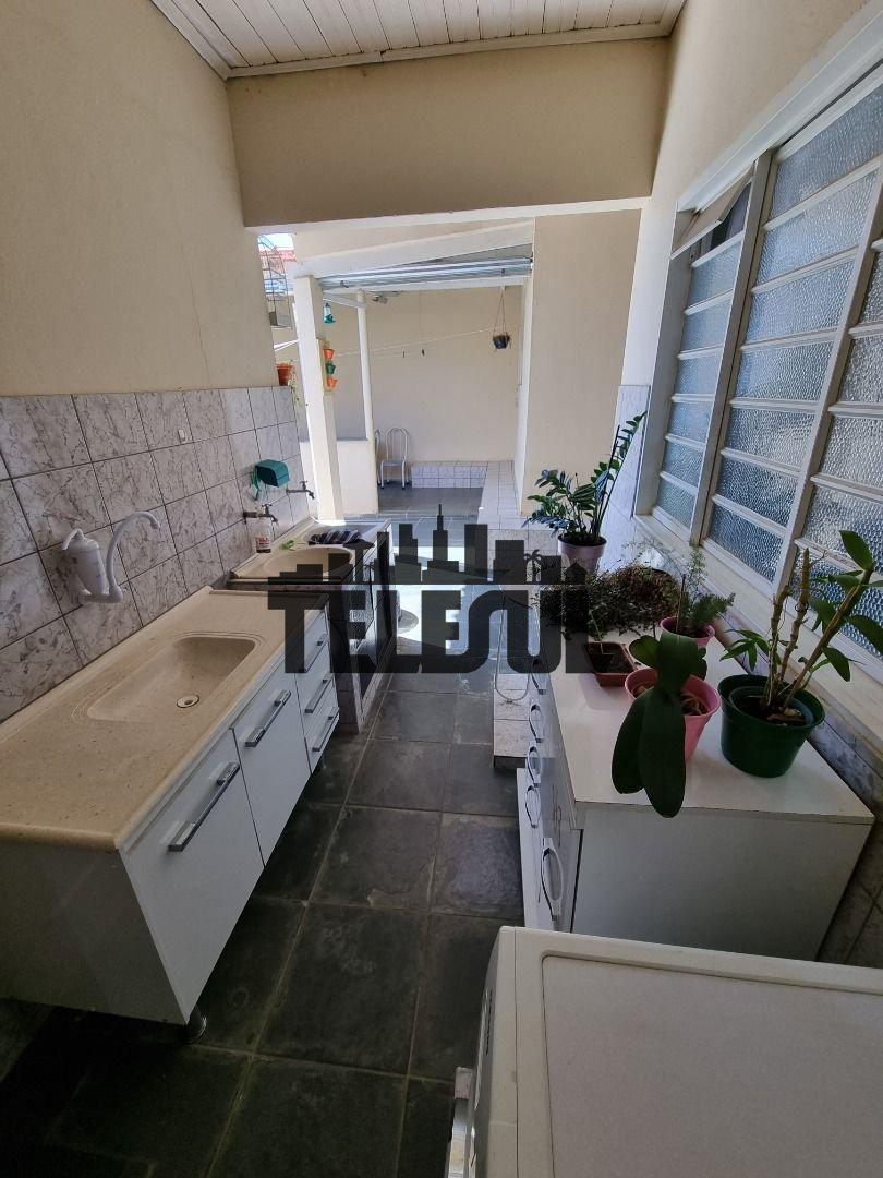 Casa, Pinheiros, 6 Quartos, 0 Vaga, 3 Suítes