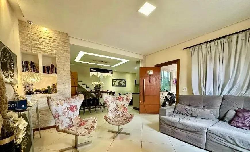 Casa, Céu Azul, 3 Quartos, 2 Vagas, 2 Suítes