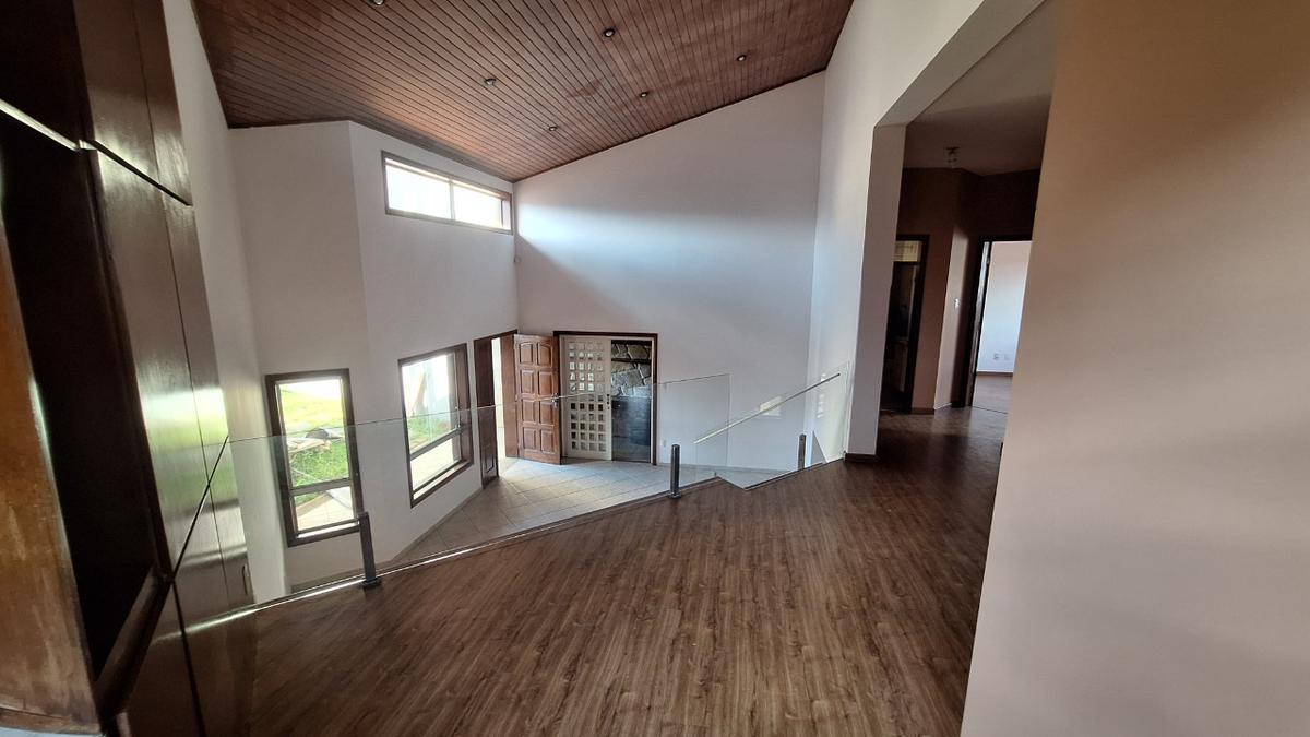 Casa, Centro, 3 Quartos, 2 Vagas, 1 Suíte