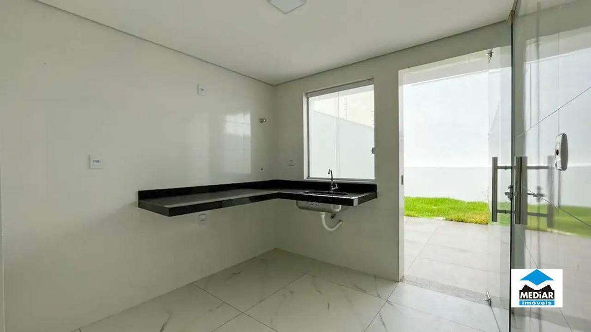 Casa, Santa Branca, 2 Quartos, 2 Vagas, 2 Suítes