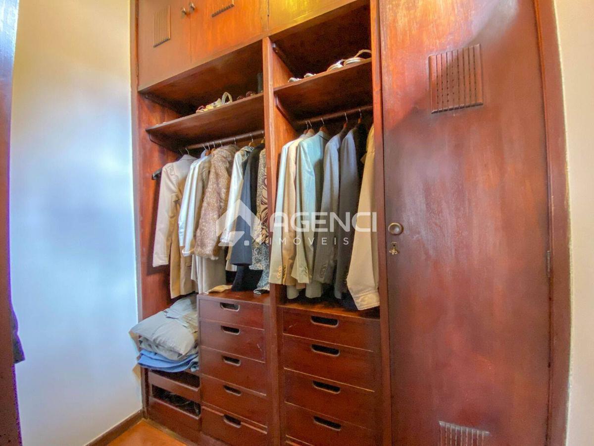 Casa, Bandeirantes (pampulha), 5 Quartos, 0 Vaga, 5 Suítes