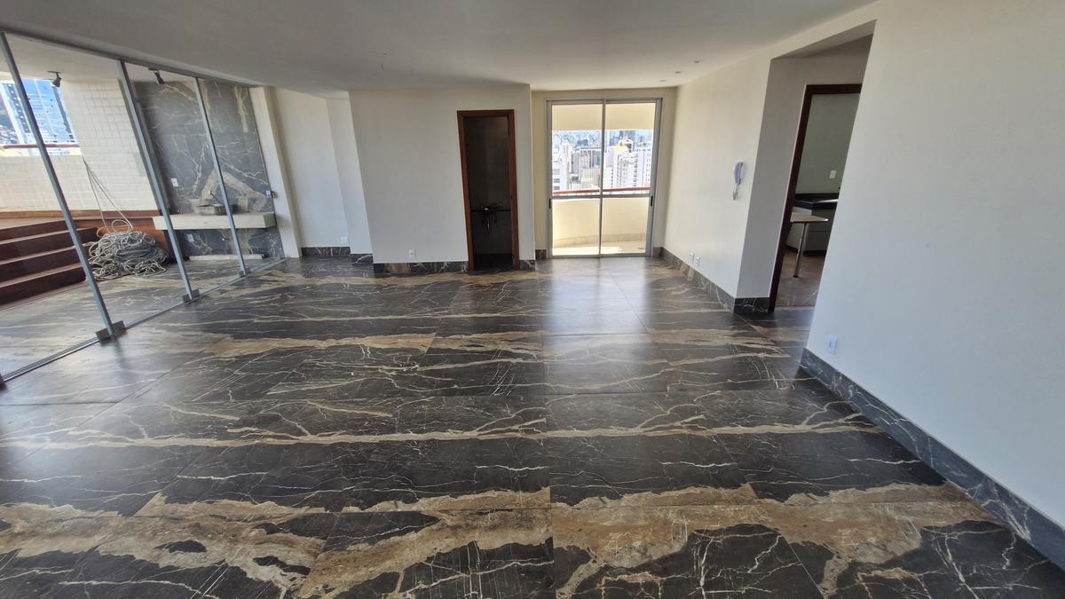 Cobertura, Savassi, 4 Quartos, 5 Vagas