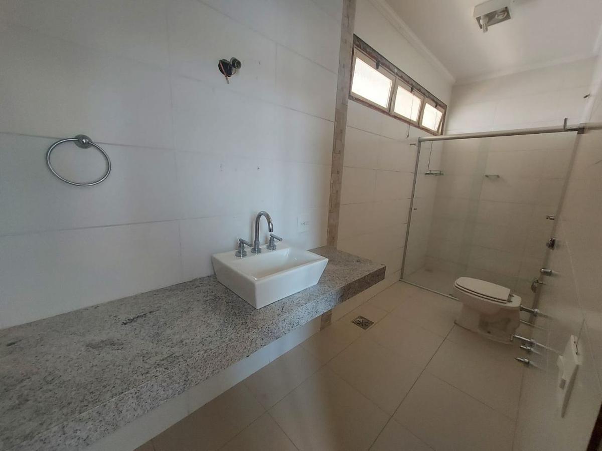 Casa, Cachoeirinha, 4 Quartos, 1 Vaga, 3 Suítes