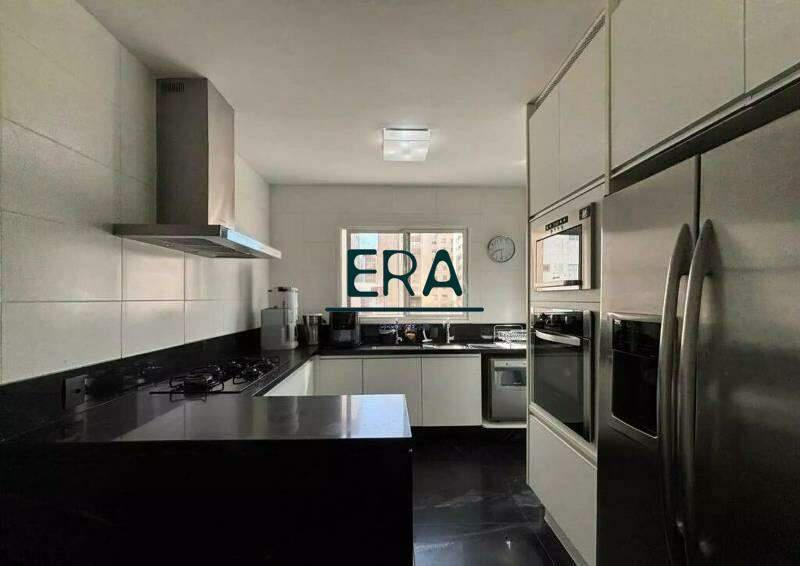 Apartamento, Funcionários, 4 Quartos, 4 Vagas, 2 Suítes