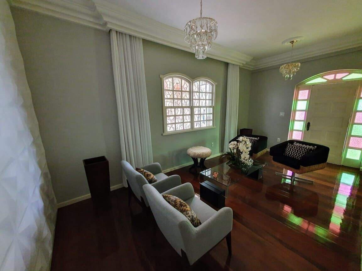 Casa, Esplanada, 4 Quartos, 5 Vagas, 2 Suítes