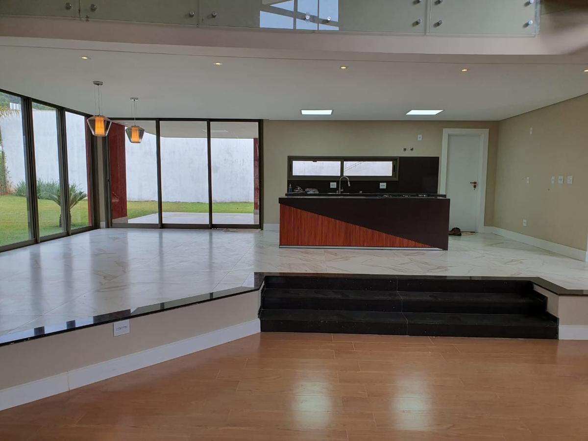 Casa, Alphaville - Lagoa dos Ingleses, 5 Quartos, 4 Vagas, 1 Suíte