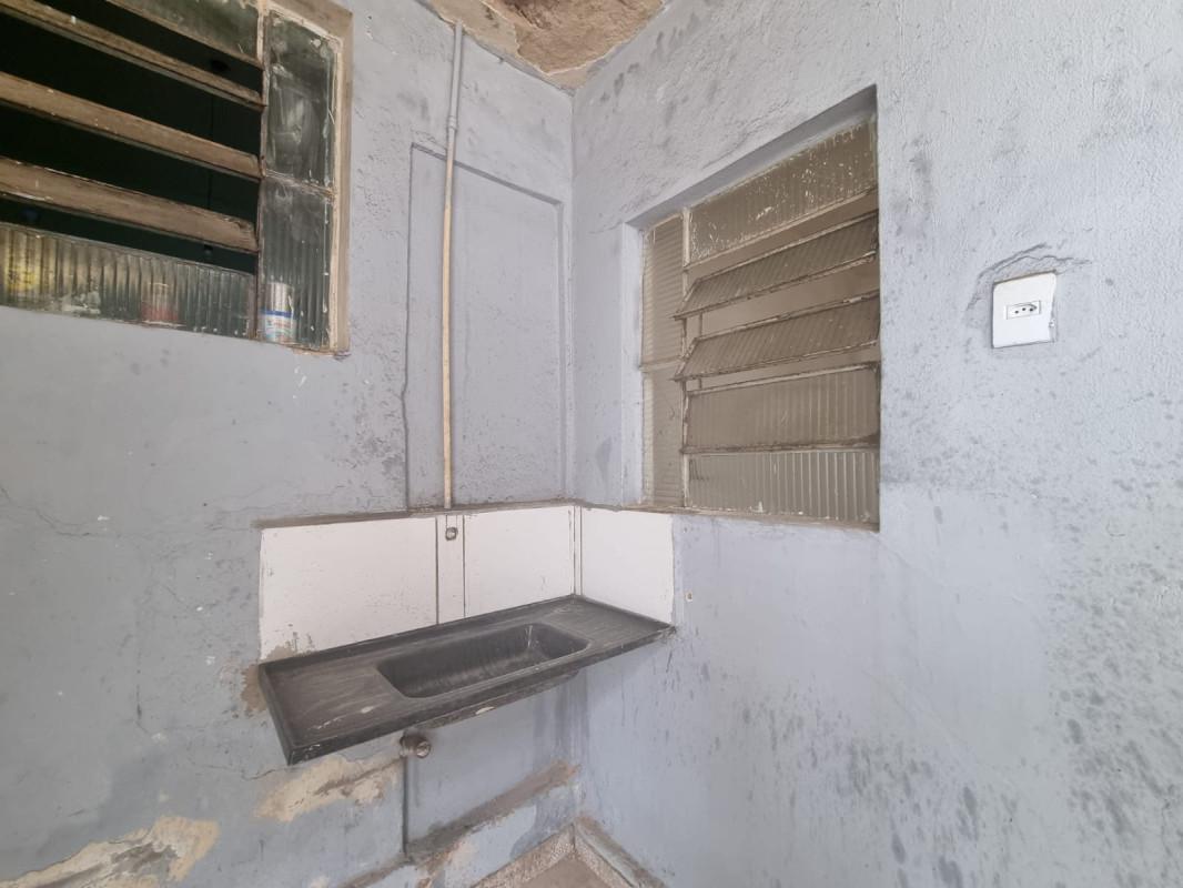 Quitinete, Industrial, 1 Quarto, 0 Vaga