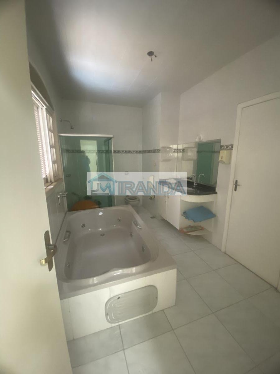 Casa, Castelo, 5 Quartos, 6 Vagas, 2 Suítes