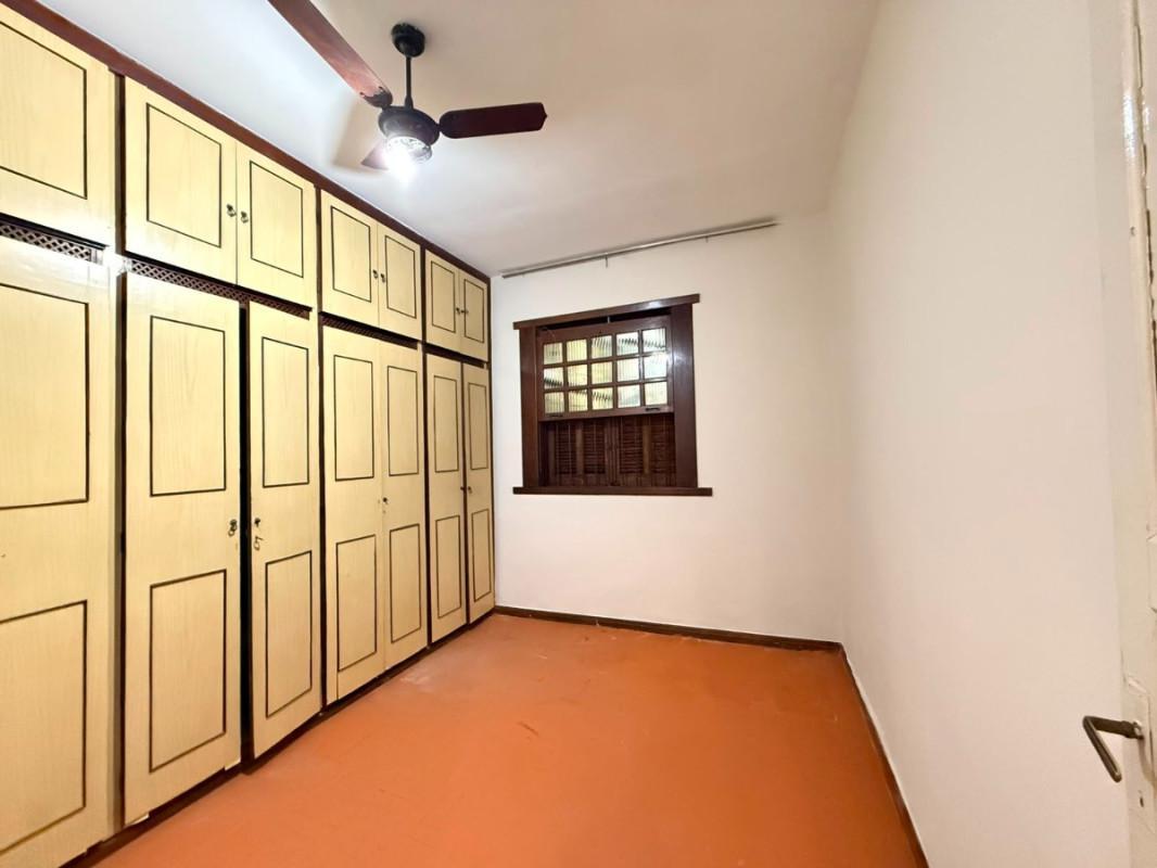 Casa, Sagrada Família, 2 Quartos, 3 Vagas, 1 Suíte