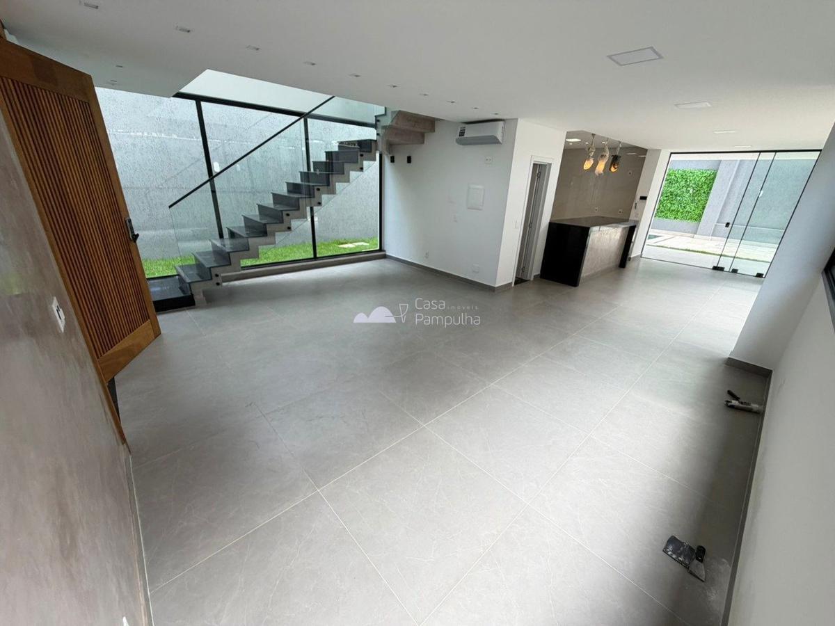 Casa, Trevo, 4 Quartos, 3 Vagas, 3 Suítes