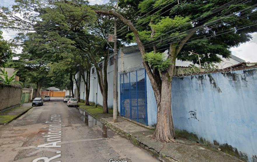 Galpão, Cinquentenário, 4 Quartos, 0 Vaga