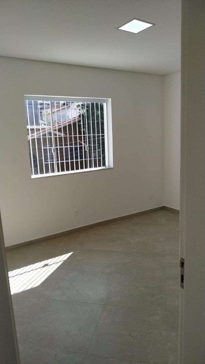 Casa Comercial, Barro Preto, 8 Quartos, 4 Vagas