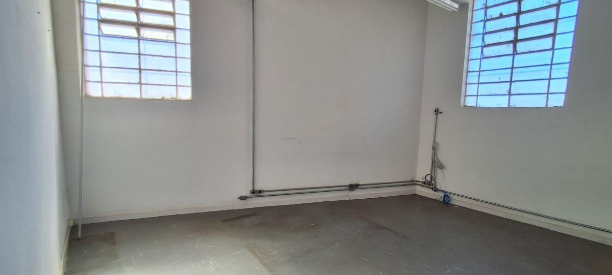 Galpão, Floresta, 0 Quarto, 6 Vagas