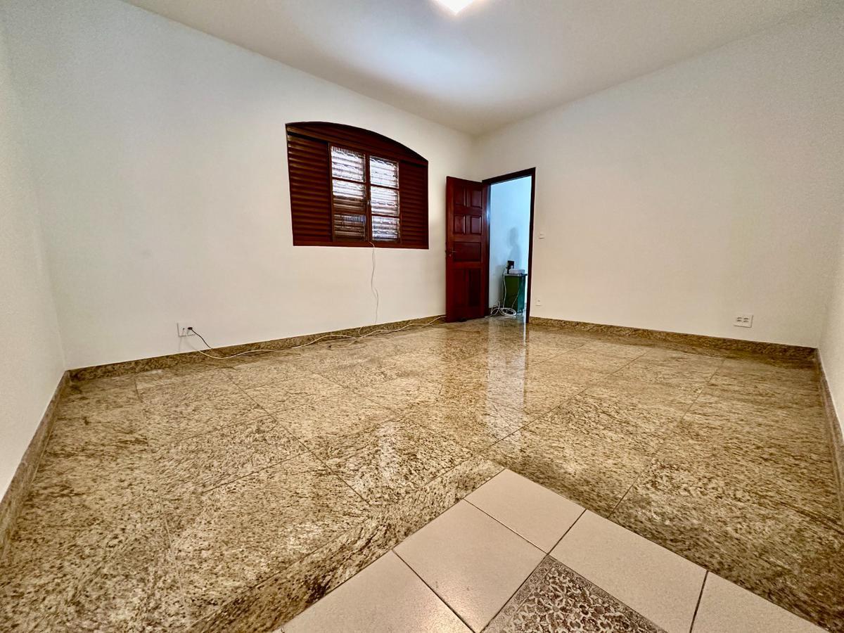 Casa, São José, 4 Quartos, 4 Vagas, 2 Suítes