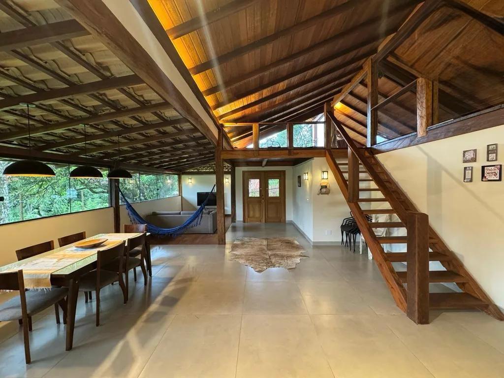 Casa, São Sebastião das Águas Claras, 4 Quartos, 3 Vagas, 1 Suíte