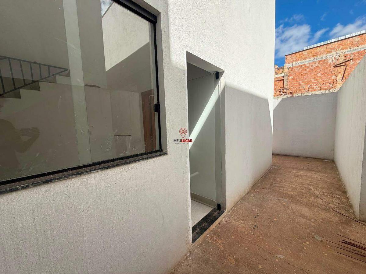 Casa, Novo Barreirinho, 3 Quartos, 1 Vaga, 1 Suíte