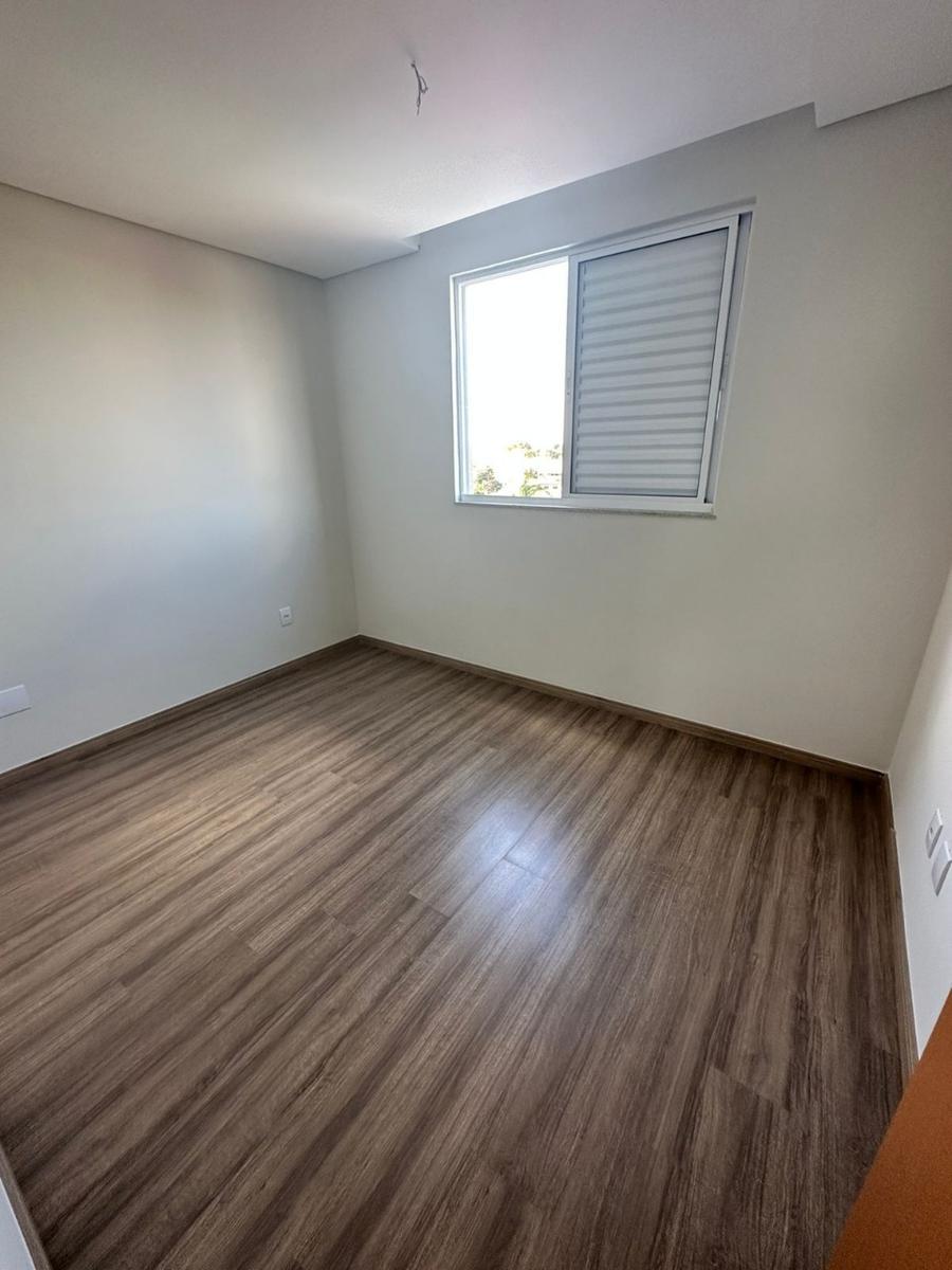 Apartamento, Serrano, 4 Quartos, 3 Vagas, 1 Suíte