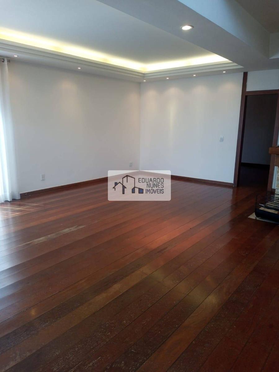 Casa, Santa Lúcia, 4 Quartos, 8 Vagas, 2 Suítes