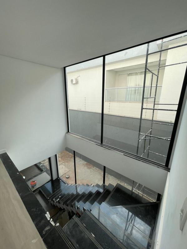 Casa, Trevo, 4 Quartos, 2 Vagas, 3 Suítes