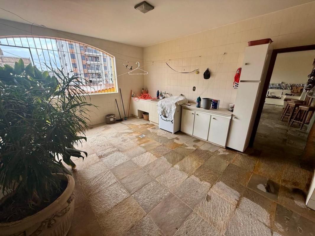 Casa, Vila Pinto, 5 Quartos, 4 Vagas, 2 Suítes