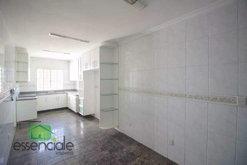 Casa, Europa, 3 Quartos, 6 Vagas, 1 Suíte