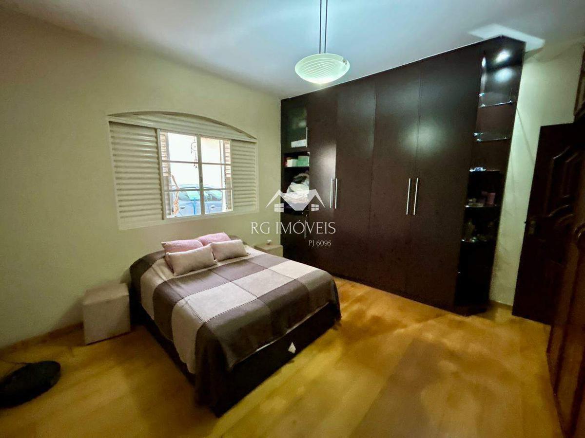 Casa, Milionários, 3 Quartos, 4 Vagas, 1 Suíte