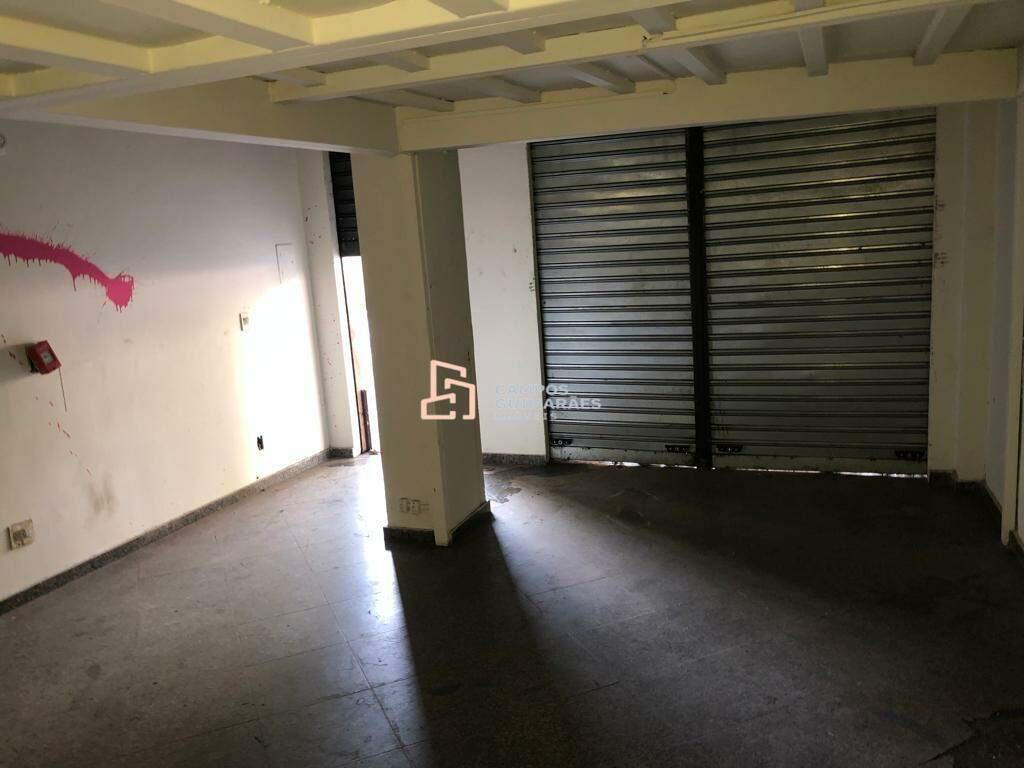 Loja, Funcionários