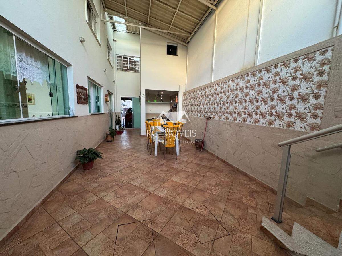 Casa, Conjunto Ademar Maldonado, 0 Quarto, 6 Vagas