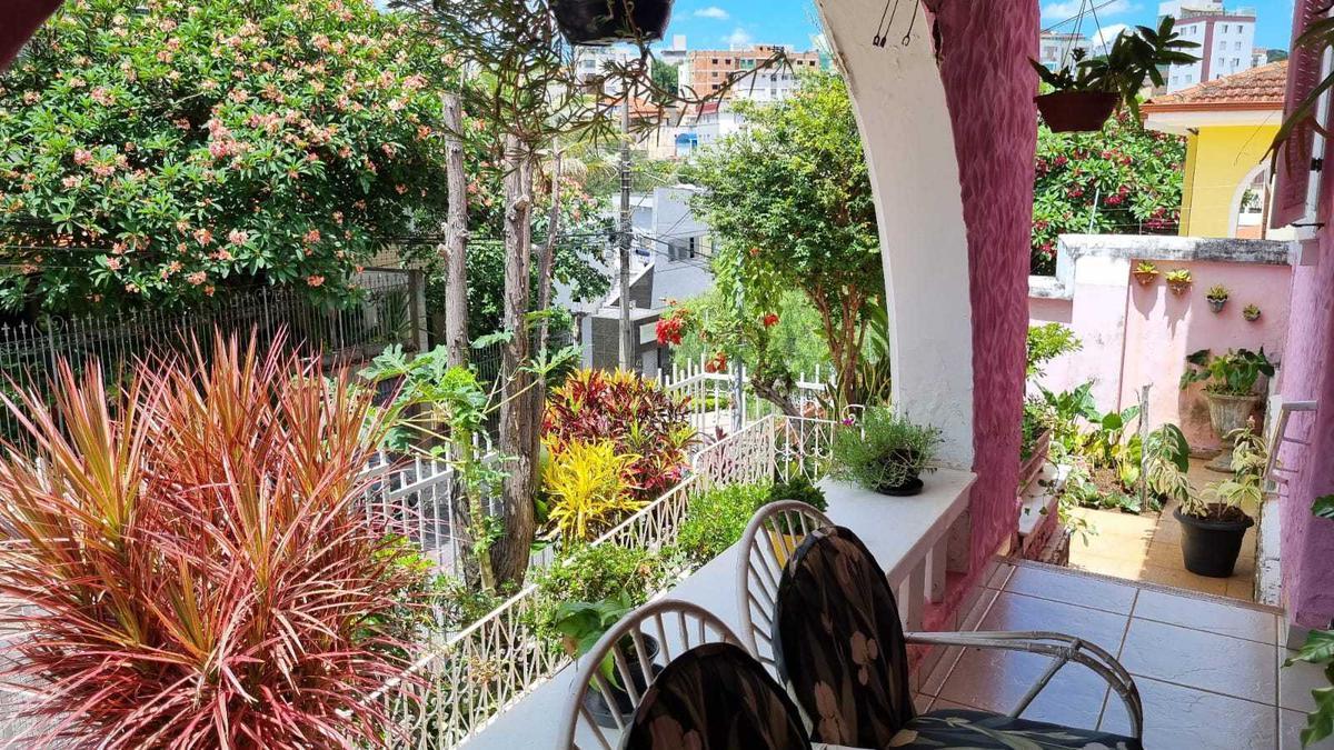 Casa, Sagrada Família, 5 Quartos, 4 Vagas, 3 Suítes