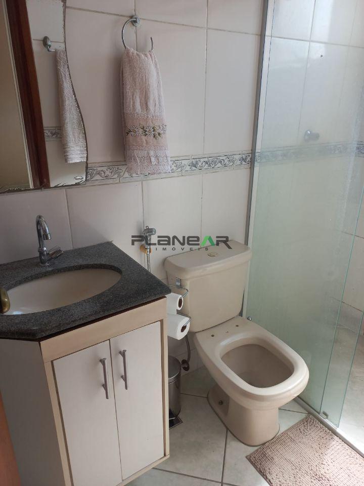 Casa, Santa Cruz Industrial, 3 Quartos, 2 Vagas, 1 Suíte