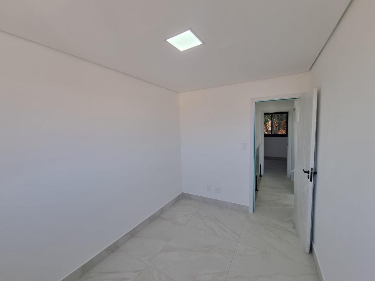 Casa, Planalto, 3 Quartos, 2 Vagas, 1 Suíte