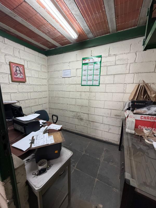 Galpão, Jardinópolis, 3 Quartos, 4 Vagas