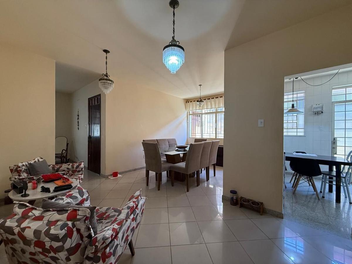 Casa, Itapoã, 3 Quartos, 4 Vagas, 1 Suíte