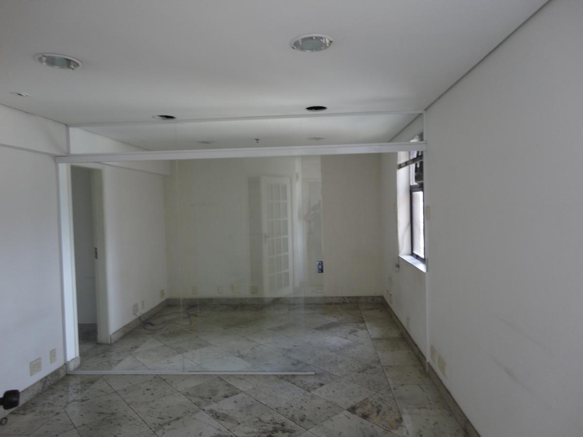 Sala, Barro Preto