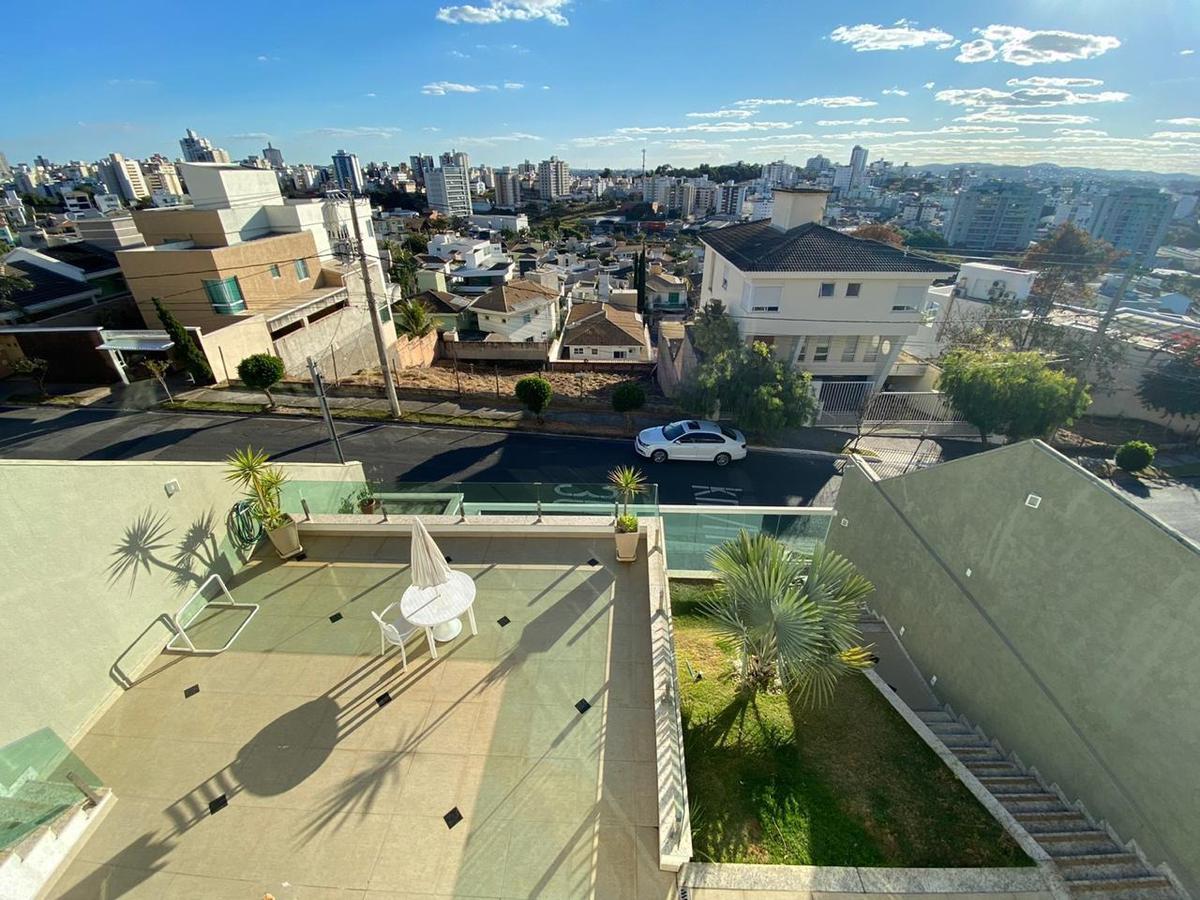 Casa, Paquetá, 3 Quartos, 4 Vagas, 2 Suítes