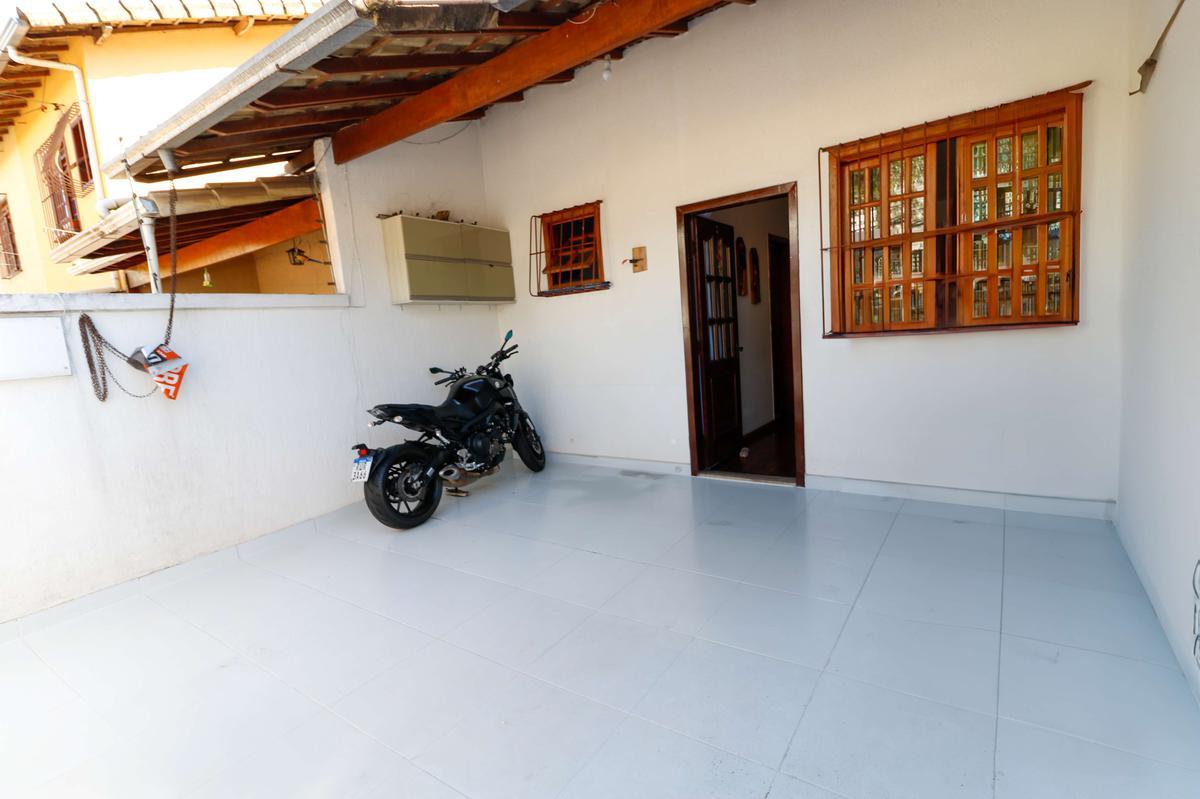 Casa, Buritis, 2 Quartos, 2 Vagas, 1 Suíte